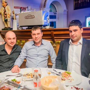 Группа Африканская деревня в ресторане Интеграл