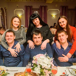 Группа Африканская деревня в ресторане Интеграл