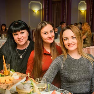 Группа Африканская деревня в ресторане Интеграл