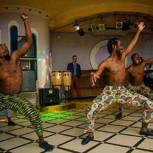 Группа Африканская деревня в ресторане Интеграл