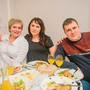 Группа Африканская деревня в ресторане Интеграл