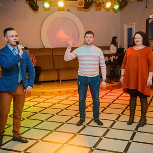 Группа Африканская деревня в ресторане Интеграл