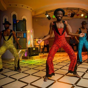 Группа Африканская деревня в ресторане Интеграл