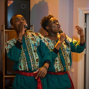 Группа Африканская деревня в ресторане Интеграл