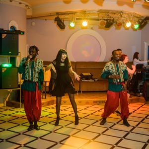 Группа Африканская деревня в ресторане Интеграл