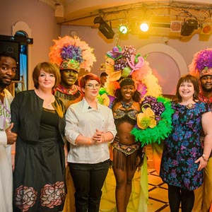 Группа Африканская деревня в ресторане Интеграл