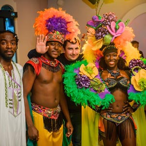 Группа Африканская деревня в ресторане Интеграл