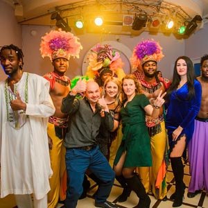 Группа Африканская деревня в ресторане Интеграл