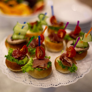 Проекту ARTandshok61 1 год