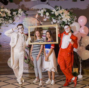 Проекту ARTandshok61 1 год