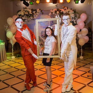 Проекту ARTandshok61 1 год