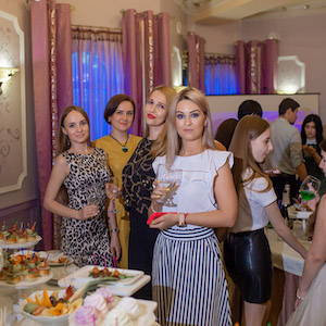 Проекту ARTandshok61 1 год