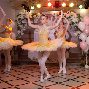 Проекту ARTandshok61 1 год