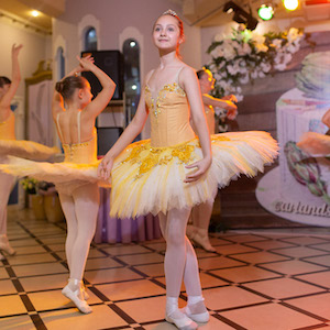 Проекту ARTandshok61 1 год