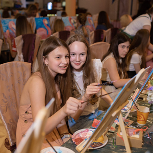 Проекту ARTandshok61 1 год